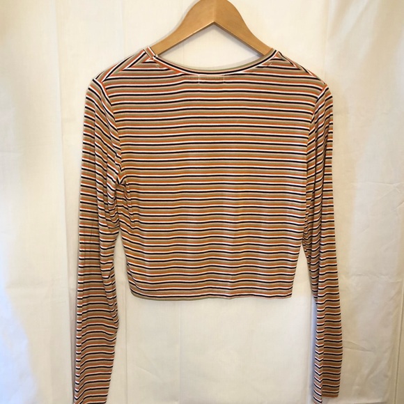 Striped LS Crop Top - Picture 2 of 3